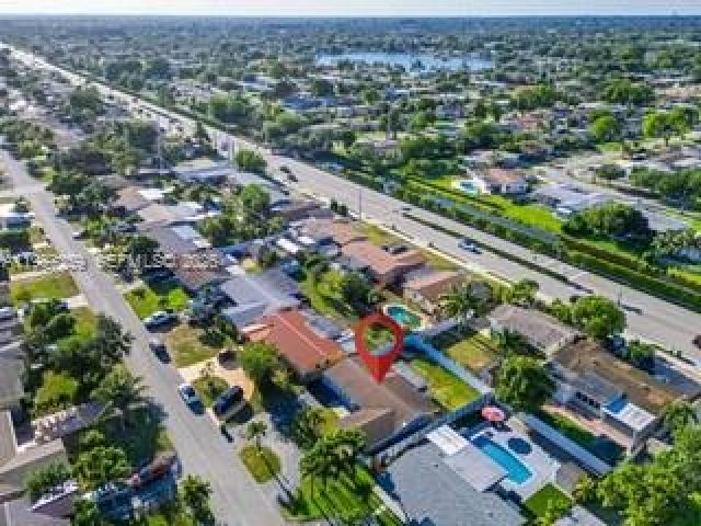 Дом в аренду по адресу 8461 NW 16th St 8461 - фото 7515893