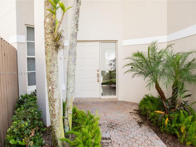 Дом в аренду по адресу 2485 NW 66th Dr - фото 7516153