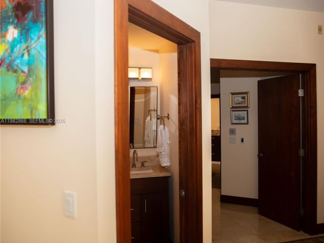 Дом в аренду по адресу 2485 NW 66th Dr - фото 7516163