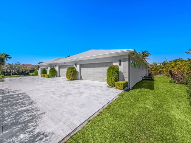 Дом в аренду по адресу 424 Alamanda Dr - фото 7521388