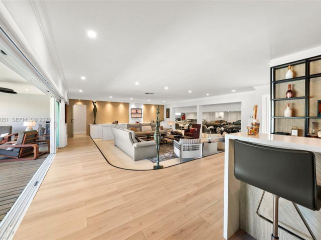 Дом в аренду по адресу 424 Alamanda Dr - фото 7521392