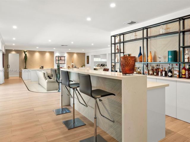 Дом в аренду по адресу 424 Alamanda Dr - фото 7521393