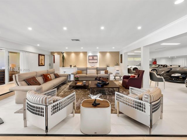 Дом в аренду по адресу 424 Alamanda Dr - фото 7521394