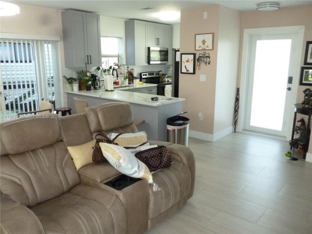 Продажа дома по адресу 19372 SW 119th Ct - фото 7515997