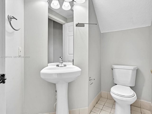 Дом в аренду по адресу 1498 SW 106th Ave 1498 - фото 7515958