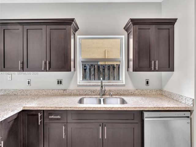 Дом в аренду по адресу 1498 SW 106th Ave 1498 - фото 7515970