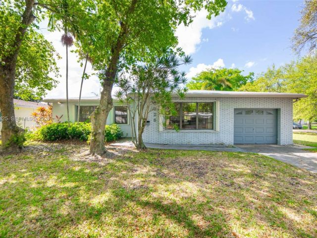 Продажа дома по адресу 5726 Madison St - фото 7535561