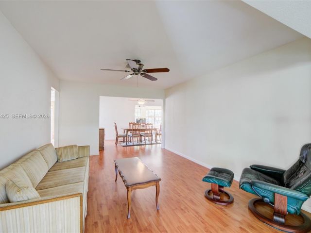 Продажа дома по адресу 5726 Madison St - фото 7535566