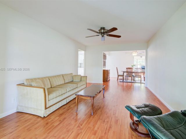 Продажа дома по адресу 5726 Madison St - фото 7535567