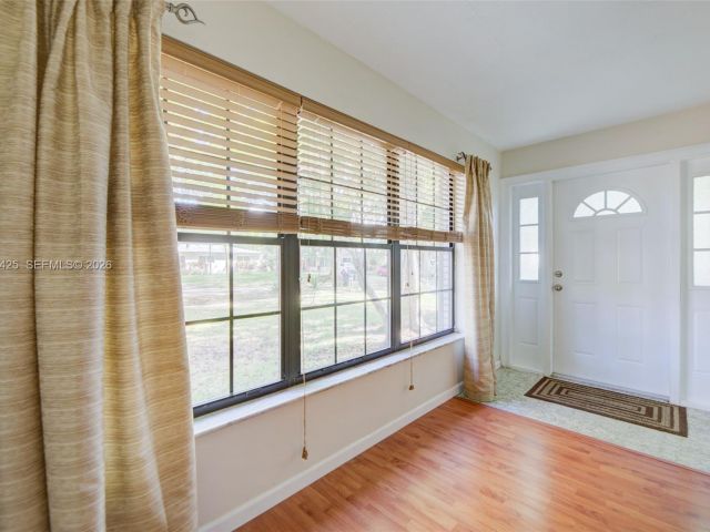 Продажа дома по адресу 5726 Madison St - фото 7535569