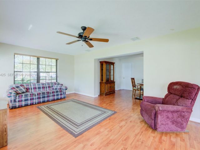 Продажа дома по адресу 5726 Madison St - фото 7535576