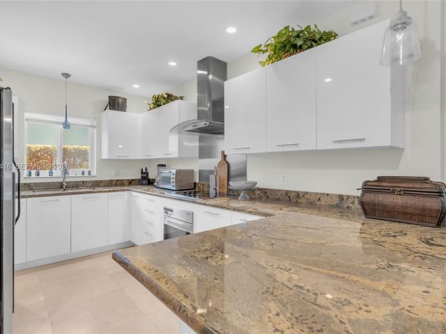 Продажа дома по адресу 1995 Ixora Rd - фото 7516175