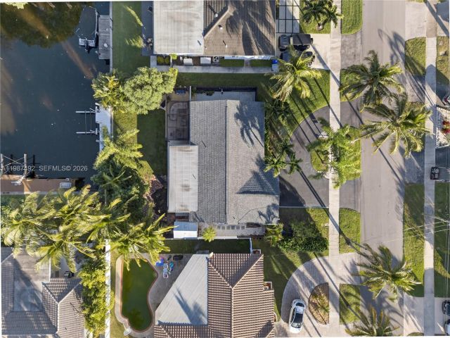 Дом в аренду по адресу 371 SE 3rd St 371 - фото 7517574