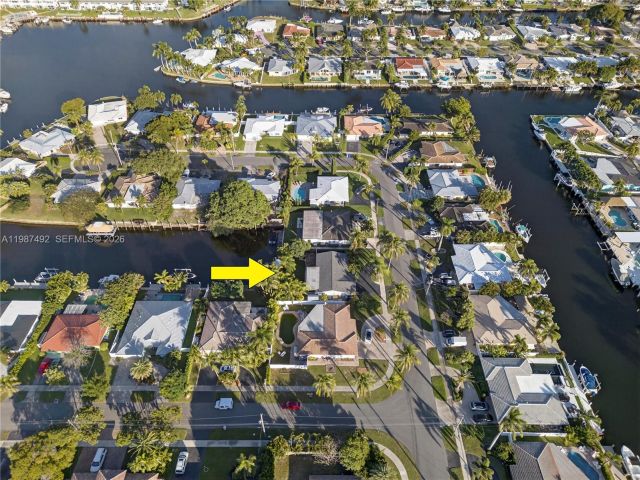 Дом в аренду по адресу 371 SE 3rd St 371 - фото 7517578