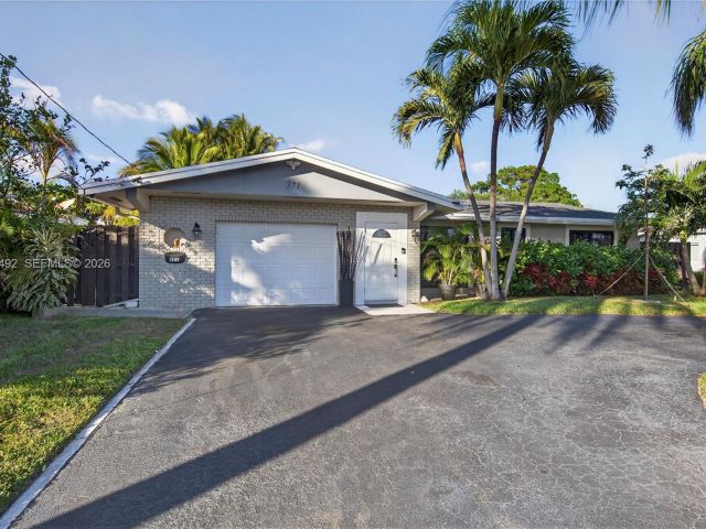 Дом в аренду по адресу 371 SE 3rd St 371 - фото 7517580