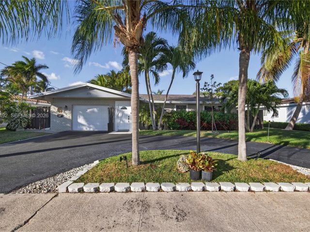 Дом в аренду по адресу 371 SE 3rd St 371 - фото 7517581