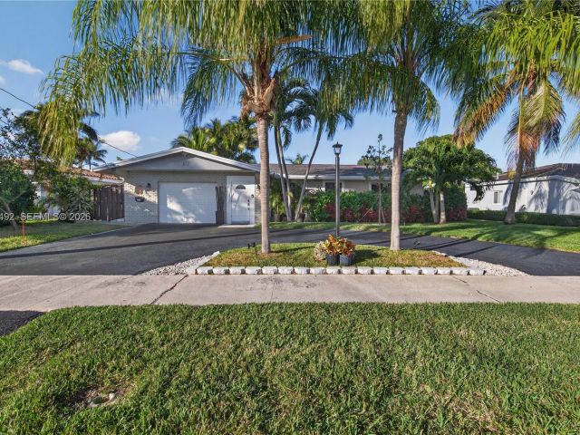 Дом в аренду по адресу 371 SE 3rd St 371 - фото 7517583