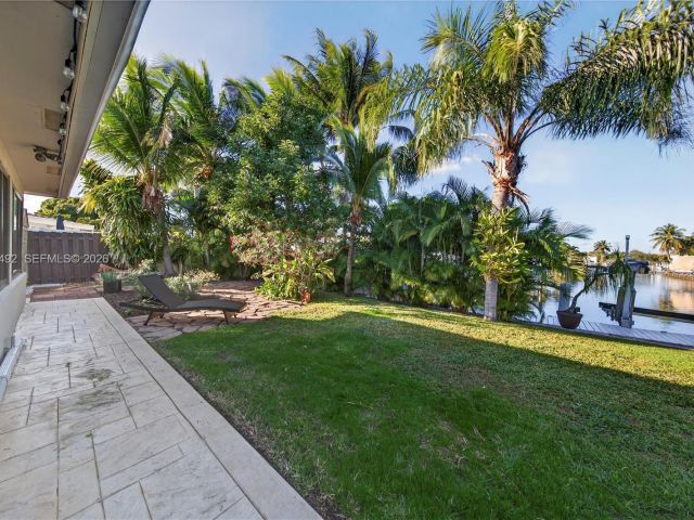 Дом в аренду по адресу 371 SE 3rd St 371 - фото 7517585