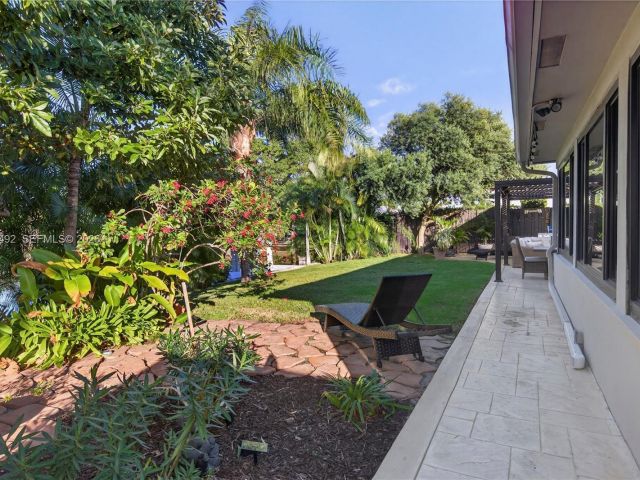 Дом в аренду по адресу 371 SE 3rd St 371 - фото 7517587