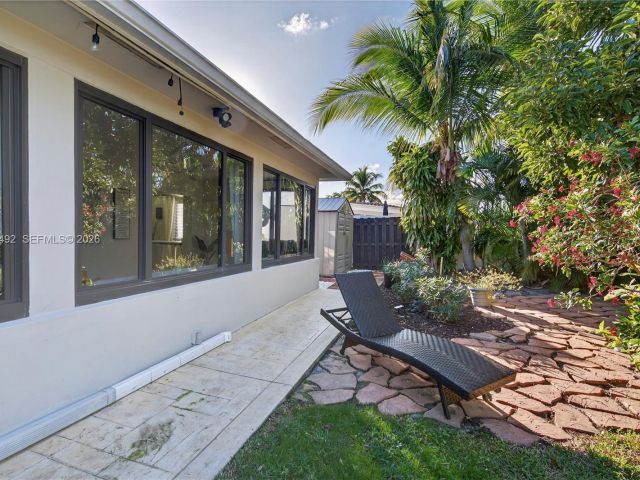 Дом в аренду по адресу 371 SE 3rd St 371 - фото 7517588