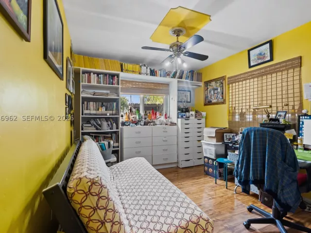 Продажа дома по адресу 720 NW 4th St - фото 9102897