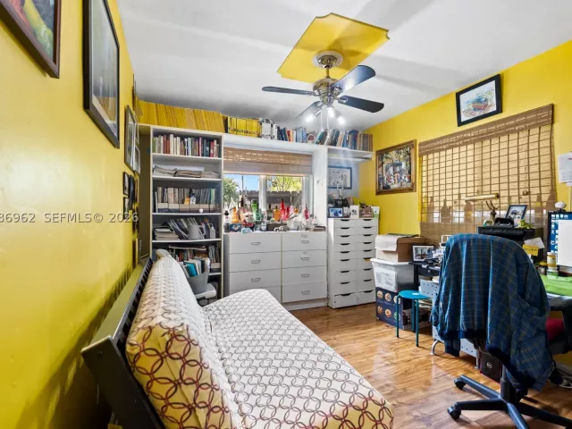 Продажа дома по адресу 720 NW 4th St - фото 9102904