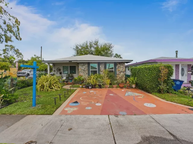 Продажа дома по адресу 720 NW 4th St - фото 9102907