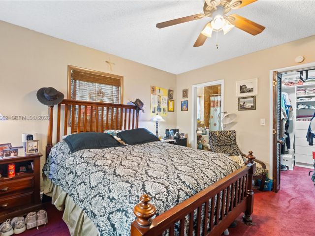 Продажа дома по адресу 720 NW 4th St - фото 7517740