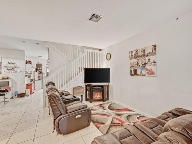 Продажа дома по адресу 21436 NE 2nd Ct - фото 7517841