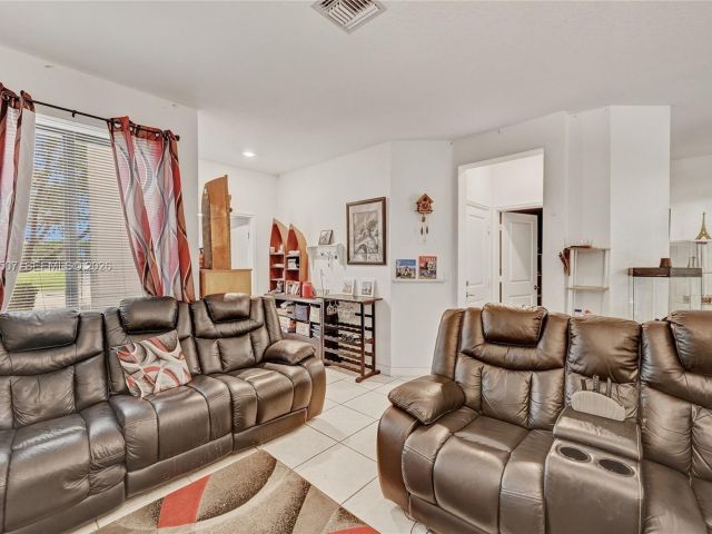 Продажа дома по адресу 21436 NE 2nd Ct - фото 7517842