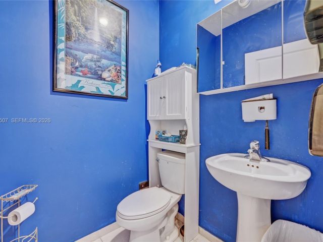 Продажа дома по адресу 21436 NE 2nd Ct - фото 7517843