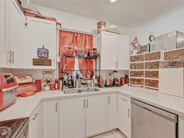 Продажа дома по адресу 21436 NE 2nd Ct - фото 7517849