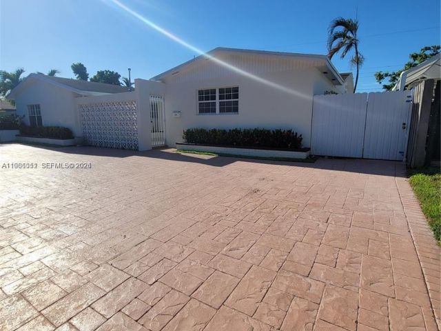 Продажа дома по адресу 12305 SW 42nd St - фото 7517799