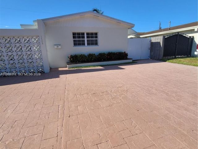 Продажа дома по адресу 12305 SW 42nd St - фото 7517800