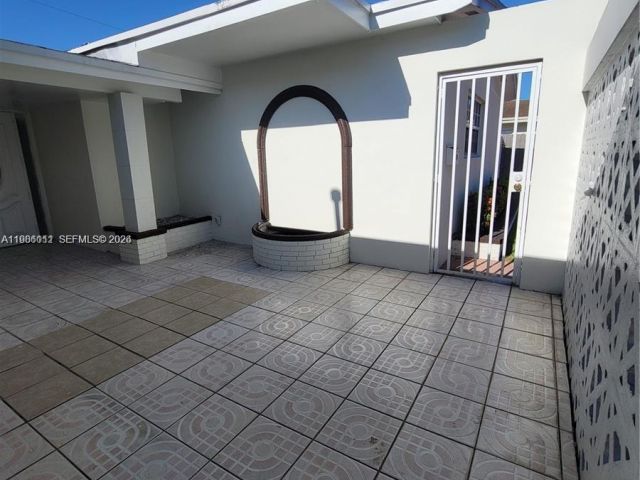 Продажа дома по адресу 12305 SW 42nd St - фото 7517802