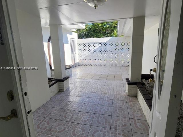 Продажа дома по адресу 12305 SW 42nd St - фото 7517804