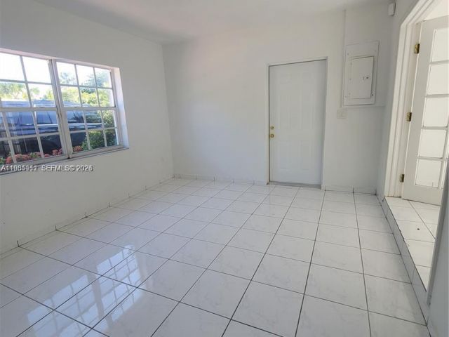 Продажа дома по адресу 12305 SW 42nd St - фото 7517815