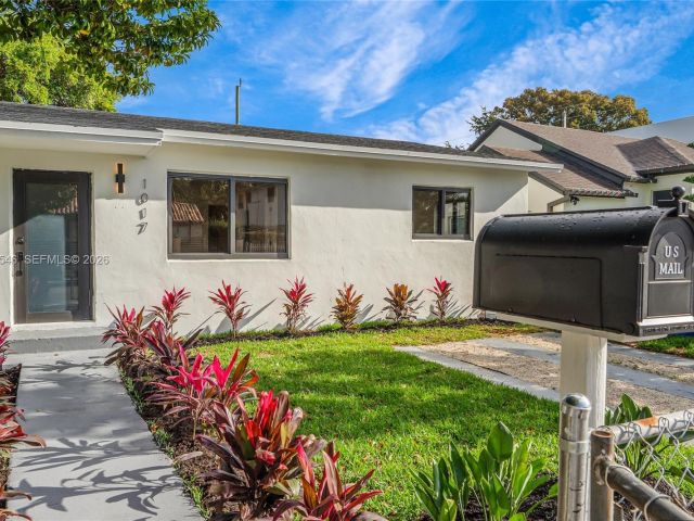 Продажа дома по адресу 1017 NW 47th St - фото 7518651