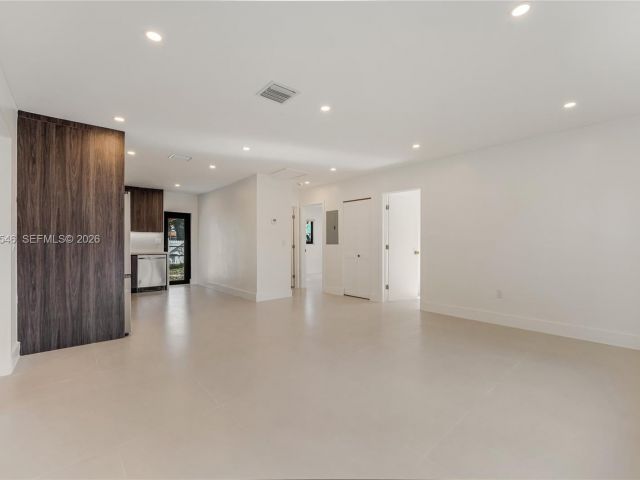 Продажа дома по адресу 1017 NW 47th St - фото 7518652