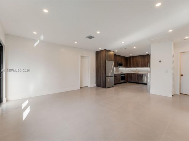 Продажа дома по адресу 1017 NW 47th St - фото 7518653