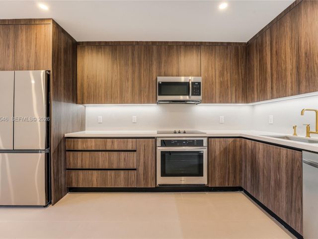 Продажа дома по адресу 1017 NW 47th St - фото 7518657