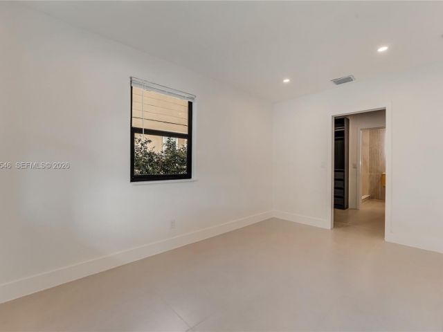 Продажа дома по адресу 1017 NW 47th St - фото 7518661