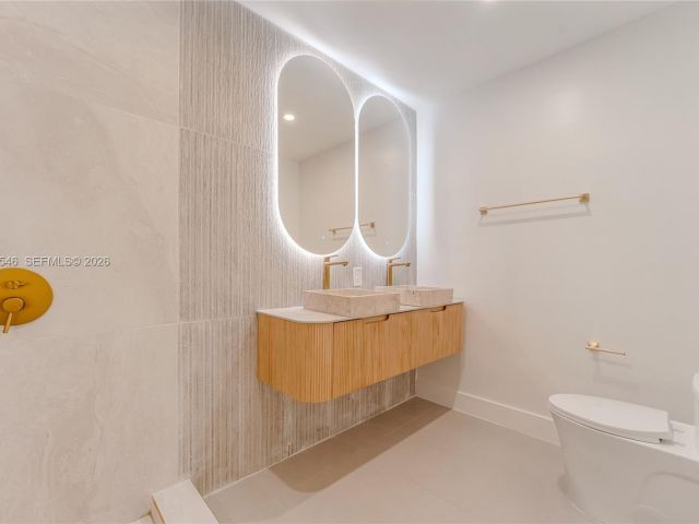 Продажа дома по адресу 1017 NW 47th St - фото 7518665