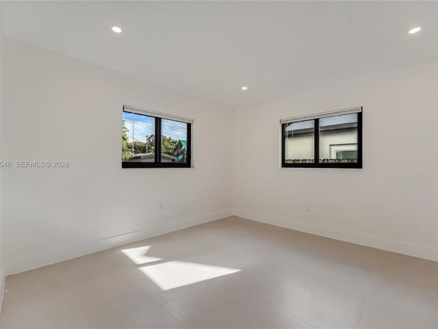 Продажа дома по адресу 1017 NW 47th St - фото 7518667