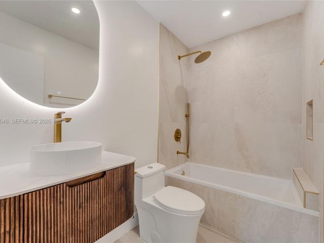 Продажа дома по адресу 1017 NW 47th St - фото 7518669