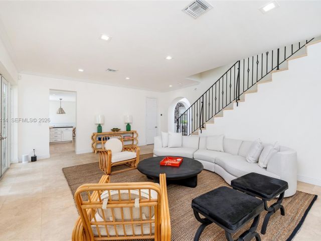 Дом в аренду по адресу 760 Glenridge Rd - фото 7518362