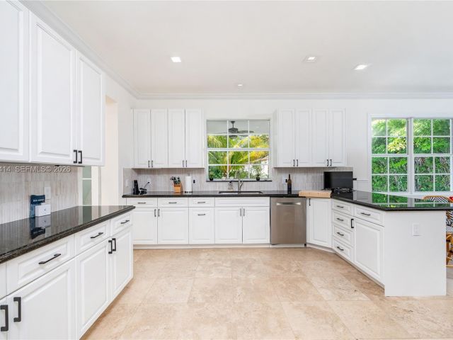 Дом в аренду по адресу 760 Glenridge Rd - фото 7518366