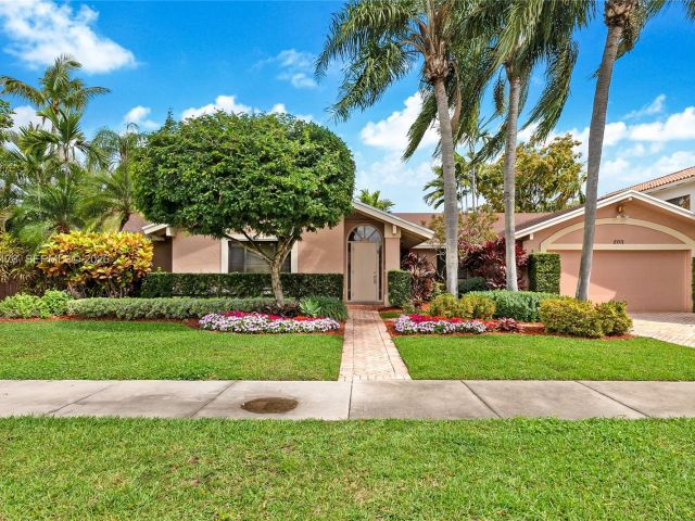 Продажа дома по адресу 2011 NE 211th Ter - фото 7518670