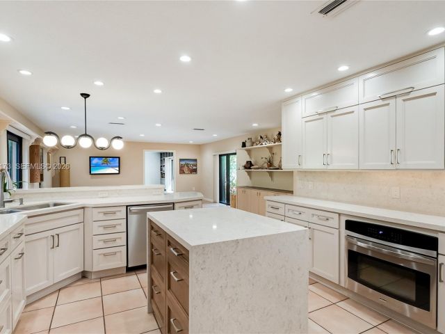 Продажа дома по адресу 2011 NE 211th Ter - фото 7518673