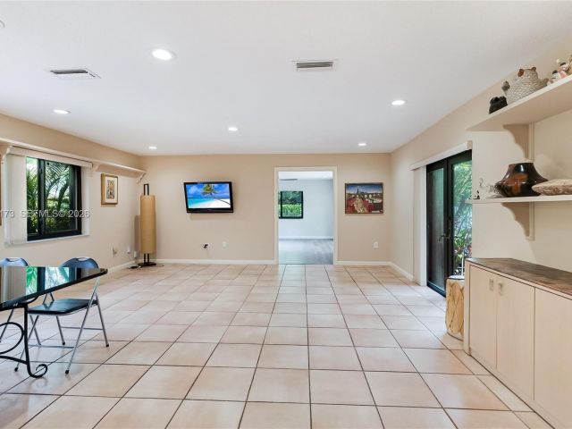 Продажа дома по адресу 2011 NE 211th Ter - фото 7518676